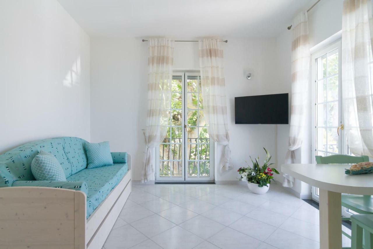 Aquamarine Relaxing Capri Suites Luaran gambar