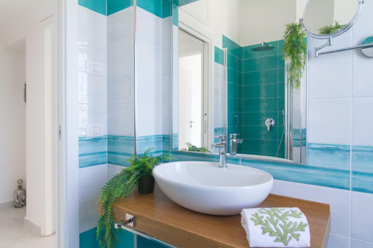 Aquamarine Relaxing Capri Suites Luaran gambar